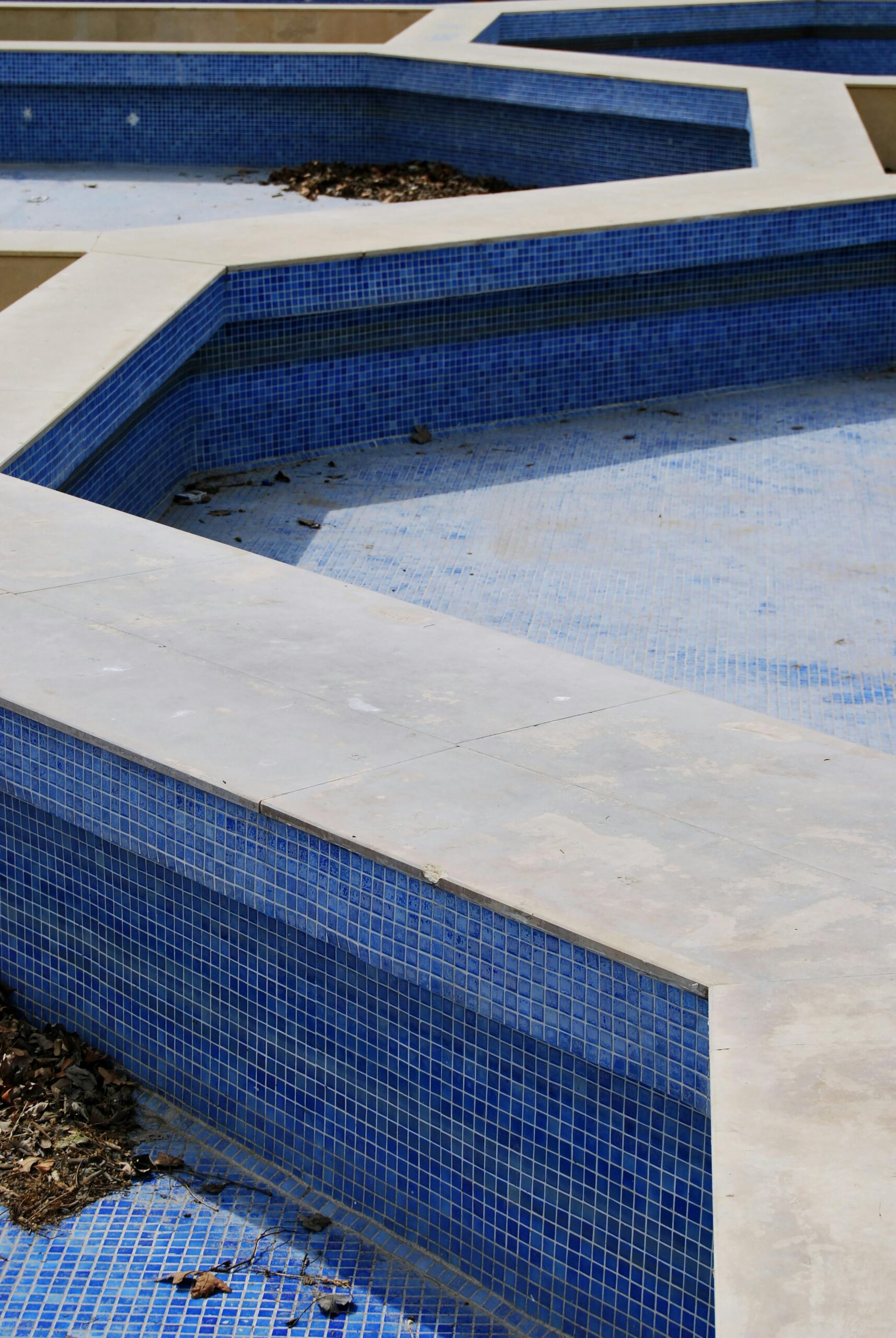 How do you tell if your pool needs to be resurfaced hero